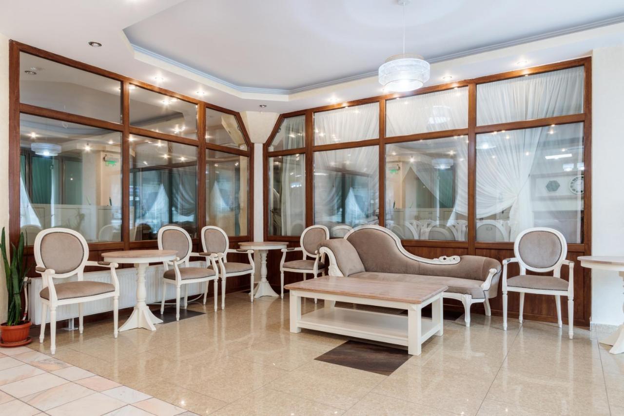 Hotel Central - Беїле-Оленешті Екстер'єр фото