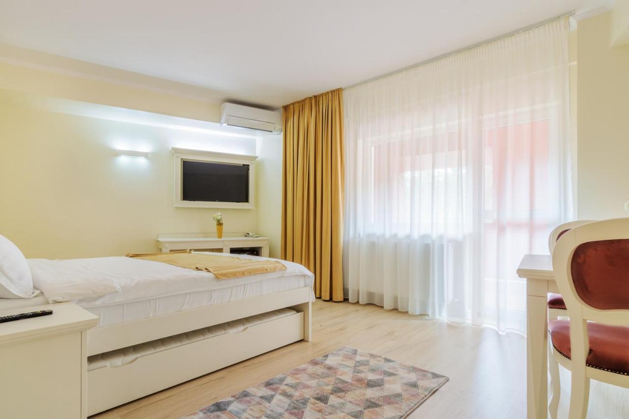 Hotel Central - Беїле-Оленешті Екстер'єр фото