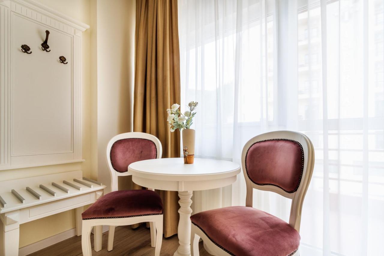 Hotel Central - Беїле-Оленешті Екстер'єр фото