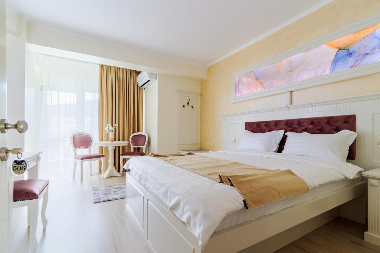 Hotel Central - Беїле-Оленешті Екстер'єр фото