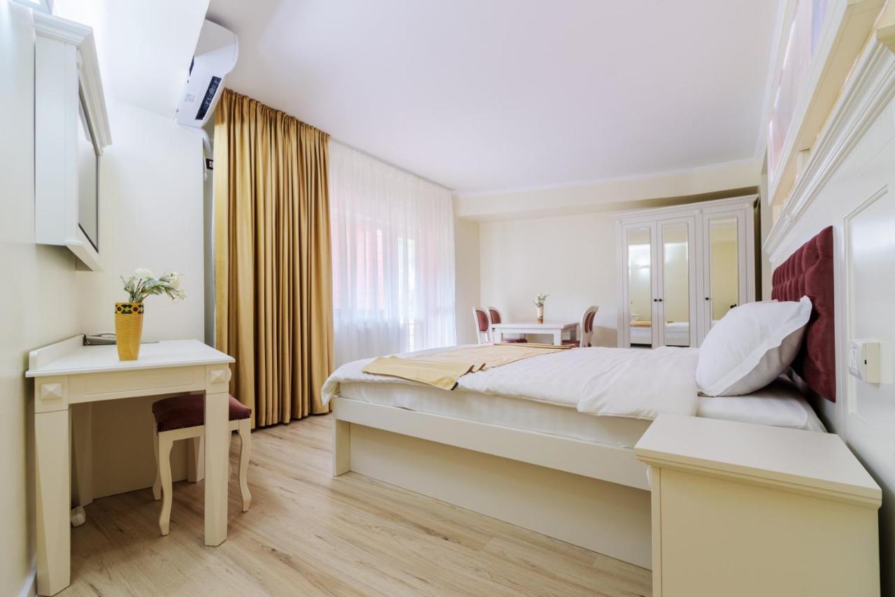 Hotel Central - Беїле-Оленешті Екстер'єр фото