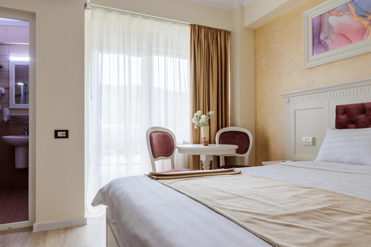 Hotel Central - Беїле-Оленешті Екстер'єр фото