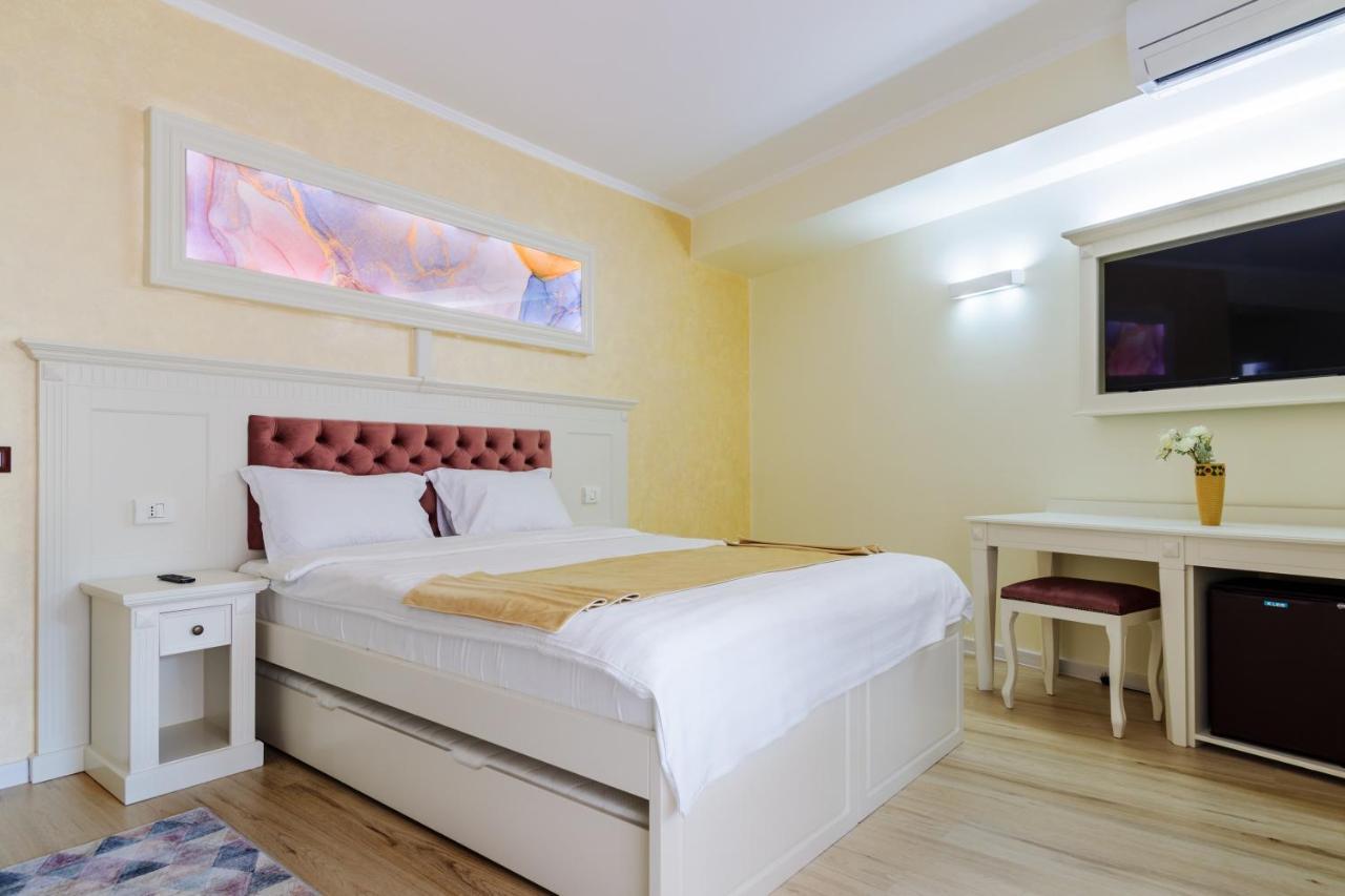 Hotel Central - Беїле-Оленешті Екстер'єр фото