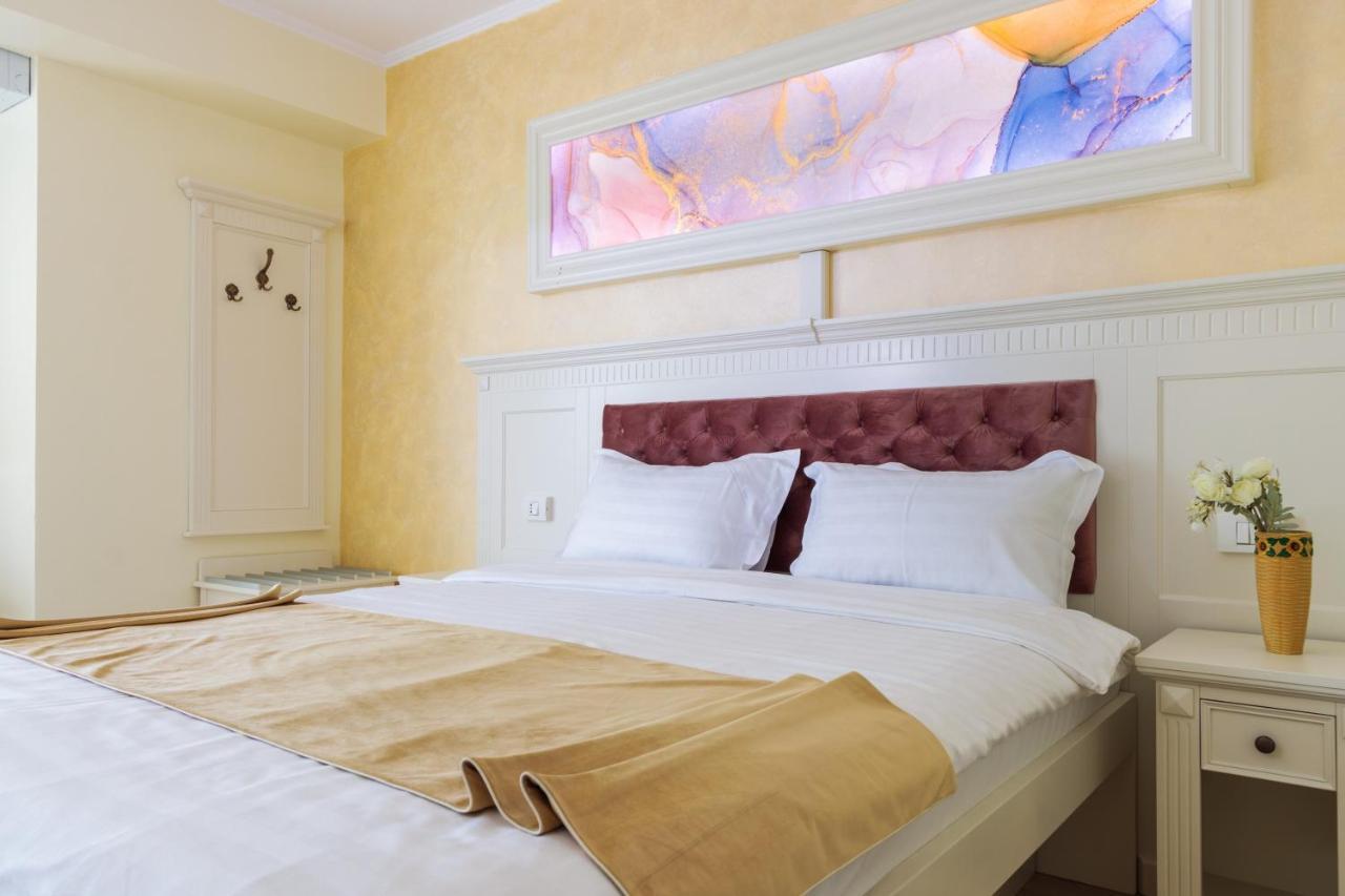 Hotel Central - Беїле-Оленешті Екстер'єр фото